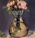 mosee roses in a vase